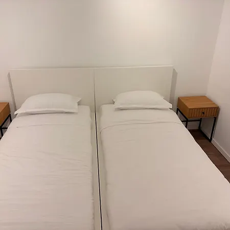 Novaci * Bukurešť